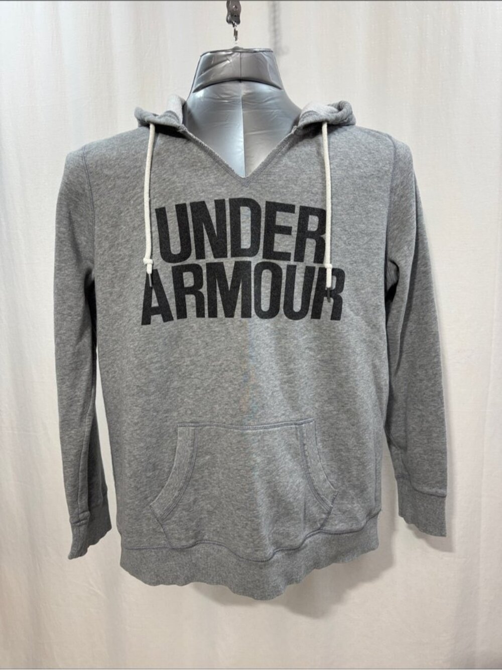 Under Armour Gray V-Neck Pullover Hoodie 262 comfort, active every day trendy
